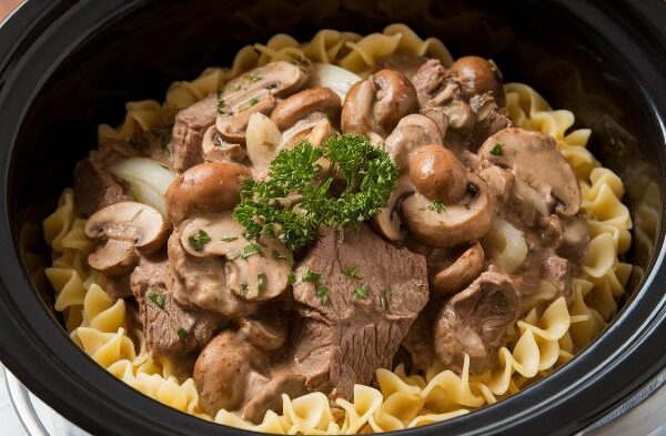 Easy Crock Pot Beef Stroganoff Recipe for Comfort Food Lovers