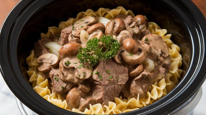Easy Crock Pot Beef Stroganoff Recipe for Comfort Food Lovers